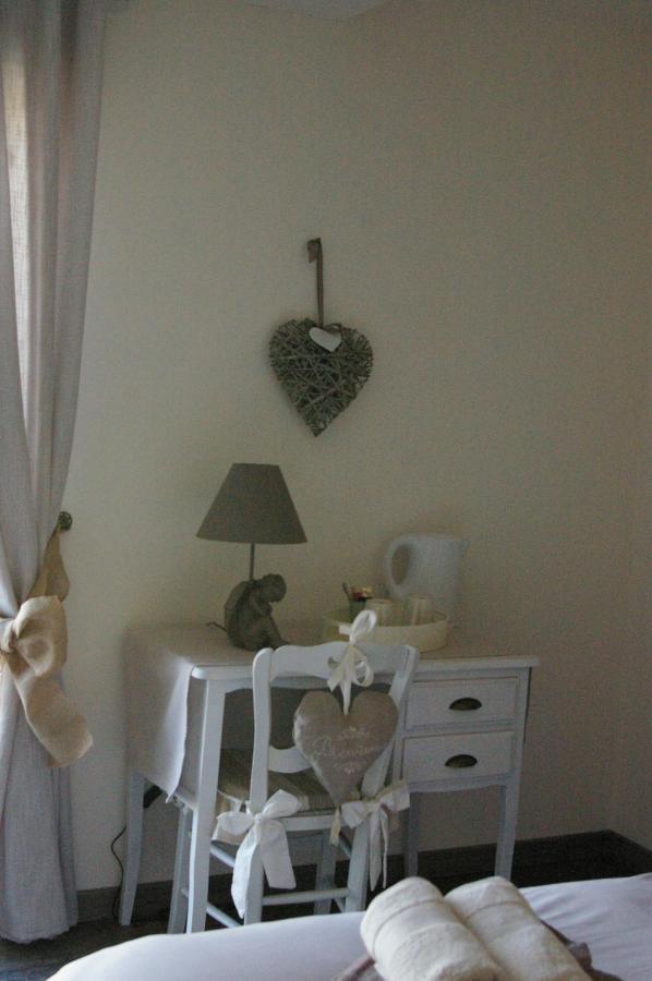 Au Charme D'Antan Bed & Breakfast Féron Екстериор снимка