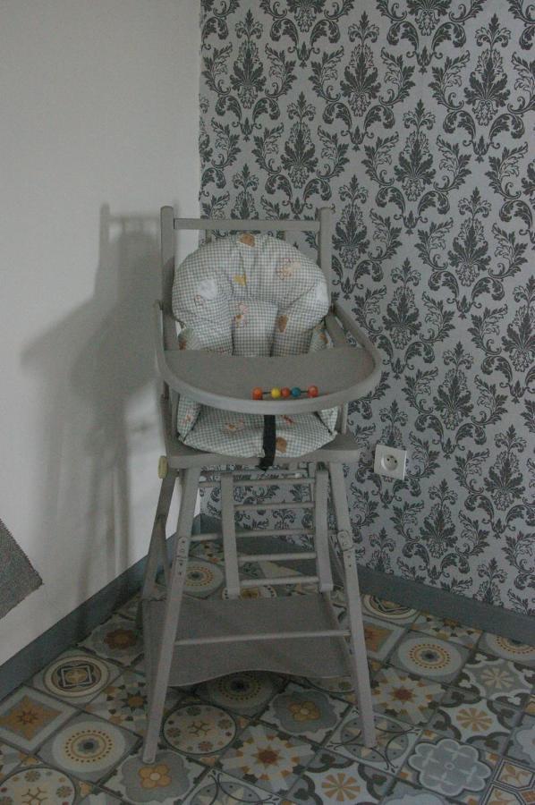 Au Charme D'Antan Bed & Breakfast Féron Екстериор снимка