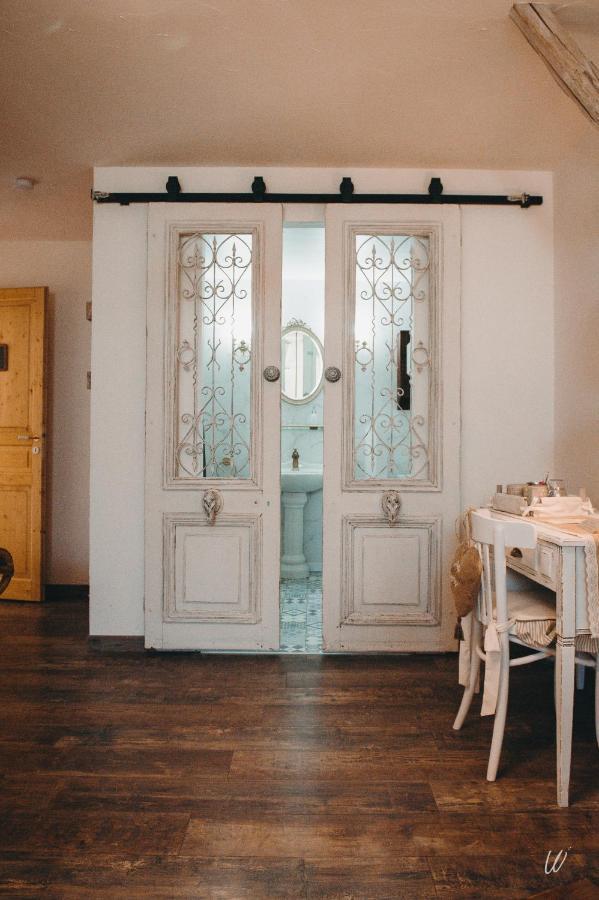 Au Charme D'Antan Bed & Breakfast Féron Екстериор снимка
