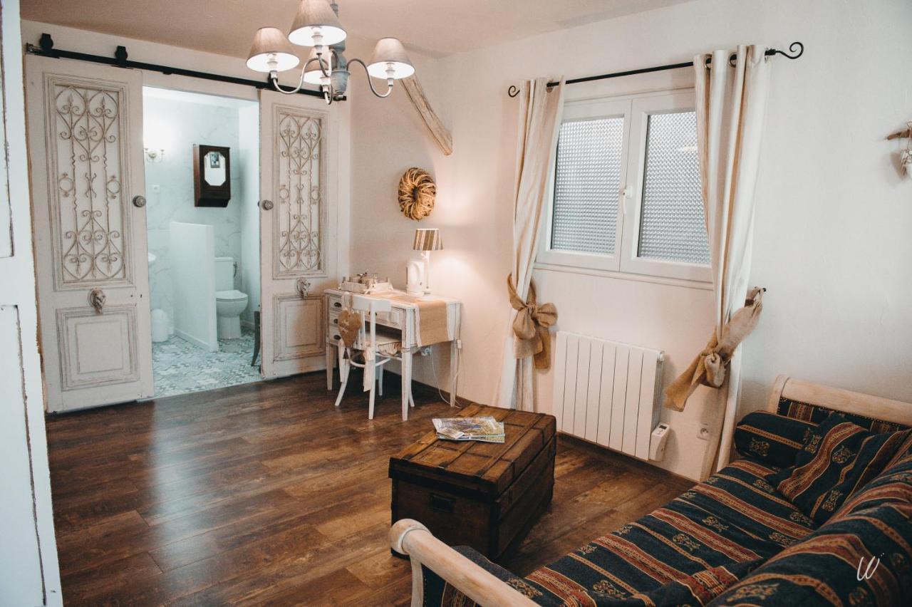 Au Charme D'Antan Bed & Breakfast Féron Екстериор снимка