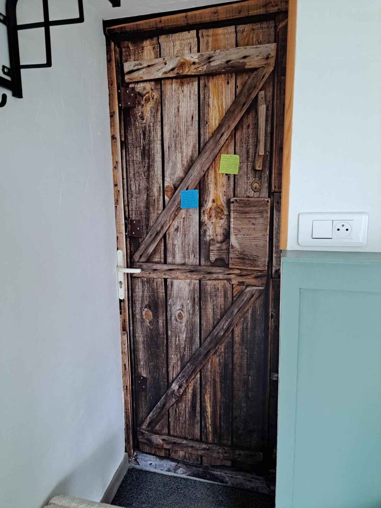 Au Charme D'Antan Bed & Breakfast Féron Екстериор снимка