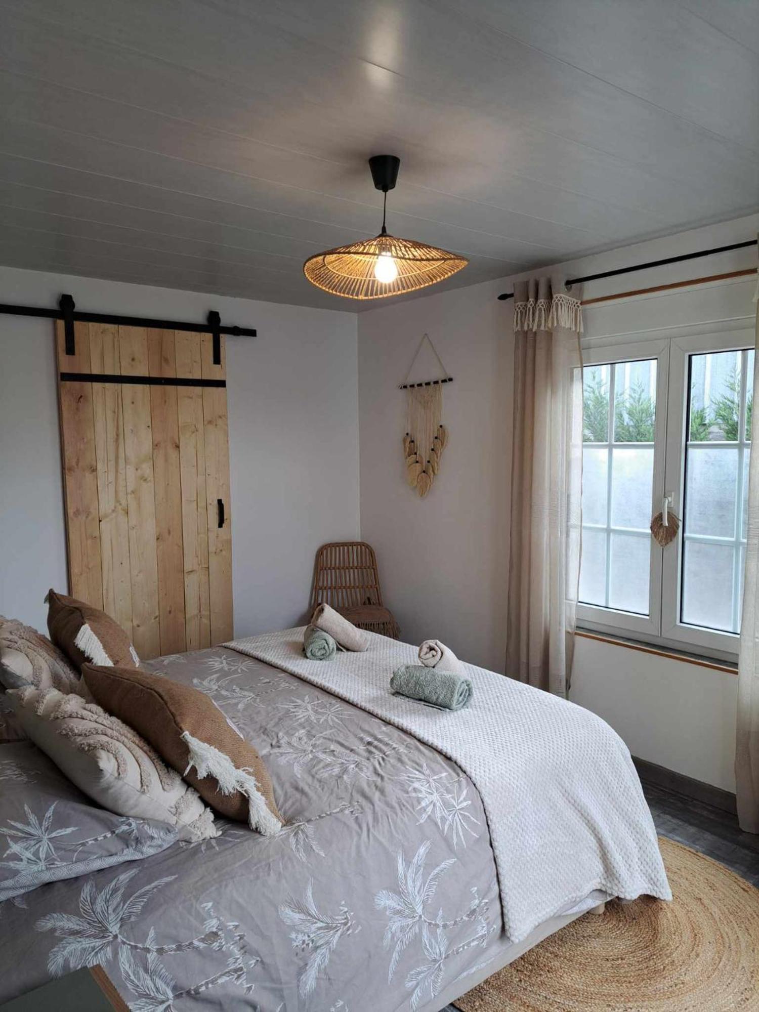 Au Charme D'Antan Bed & Breakfast Féron Екстериор снимка